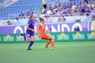 Orlando Pride sunucusu Houston Dash 23 Haziran 2016 'da Orlando Florida' daki Dünya Kampı Stadyumu 'nda..