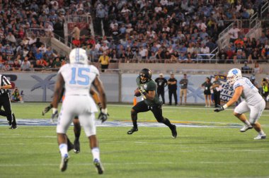 Kuzey Carolina 29 Aralık 2015 tarihinde Orlando Florida 'daki Kamp Dünya Stadyumu' nda oynanan Russell Atletizm Kupası 'nda Baylor ile karşılaşacak..