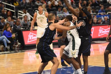 Orlando Magic, 19 Ocak 2019 Cumartesi günü Orlando Florida 'daki Amway Arena' da Milwaukee Doları 'na ev sahipliği yapıyor..