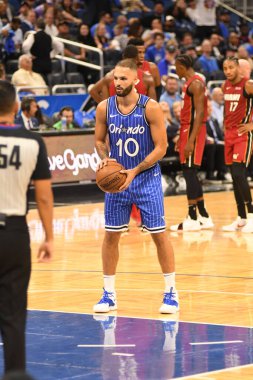 Orlando Magic 17 Ekim 2018 'de Orlando Florida' daki Amway Center 'da Miami Heat' i sunar..