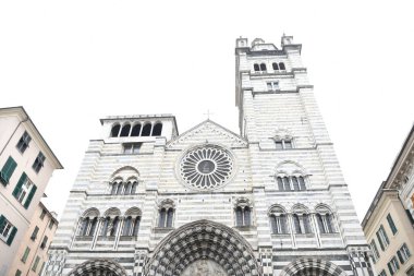 Güzel binaların cepheleriyle sokak manzarası, İtalya şehir manzarası