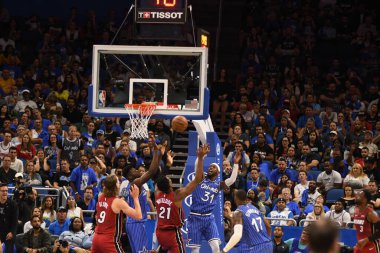 Orlando Magic 17 Ekim 2018 'de Orlando Florida' daki Amway Center 'da Miami Heat' i sunar..