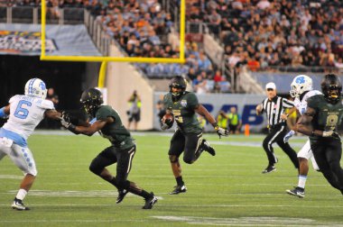 Kuzey Carolina 29 Aralık 2015 tarihinde Orlando Florida 'daki Kamp Dünya Stadyumu' nda oynanan Russell Atletizm Kupası 'nda Baylor ile karşılaşacak..