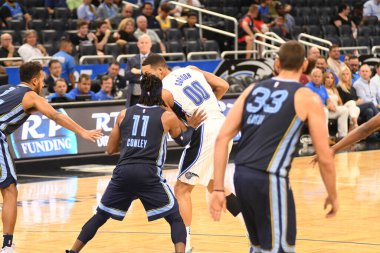 Orlando Magic 10 Ekim 2018 tarihinde Orlando Florda 'daki Amway Center' da Memphis Grizzilies 'e ev sahipliği yaptı.. 