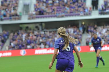 Orlando Pride 22 Nisan 2017 'de Orlando City Stadyumu' nda Washington Spirit 'e ev sahipliği yaptı..  