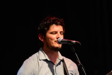 Şarkıcı Jon Bon Jovi, 5 Kasım 2016 'da St. Petersburg Florida' da Devlet Street Theater in Support of HIllary Clinton 'ın Başkan İhalesi' nde sahne alıyor.