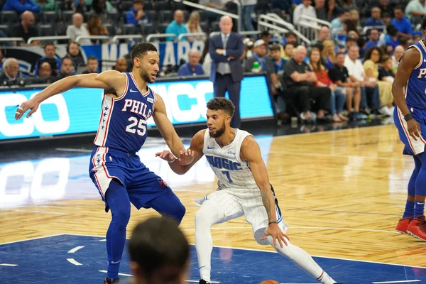 Orlando Magic 13 Ekim 2019 'da Florida, Orlando' daki Amway Center 'da Philadelphia 76ers' a ev sahipliği yaptı..  