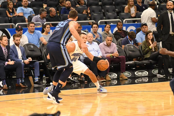 Orlando Magic 10 Ekim 2018 tarihinde Orlando Florda 'daki Amway Center' da Memphis Grizzilies 'e ev sahipliği yaptı.. 