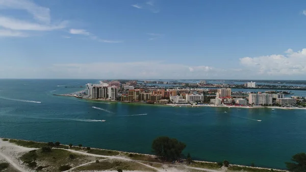 Schöne Luftaufnahme Der Küste Mit Stadtstrand — Stockfoto