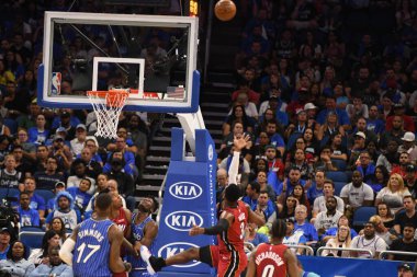 Orlando Magic 17 Ekim 2018 'de Orlando Florida' daki Amway Center 'da Miami Heat' i sunar..