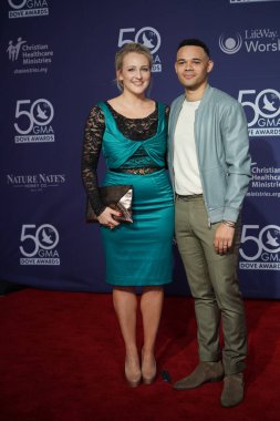 15 Ekim 2019 'da Nashville, Tennessee' deki Linbscome Üniversitesi 'nde verilen 50. GMA Dove Ödülleri sırasında kırmızı halı. 