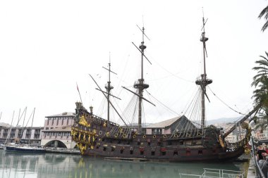 Eski korsan gemisinin manzarası