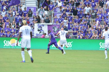 Orlando City 15 Nisan 2017 'de Florida, Orlando' daki Citrus Bowl 'da Los Angeles Galaksisine ev sahipliği yaptı..