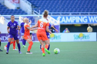 Orlando Pride sunucusu Houston Dash 23 Haziran 2016 'da Orlando Florida' daki Dünya Kampı Stadyumu 'nda..