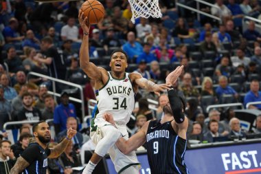 Orlando Magic, Orlando, Florida, ABD 'deki Amway Center' da Milwaukee Bucks 'a ev sahipliği yapıyor. 1 Kasım 2019.  