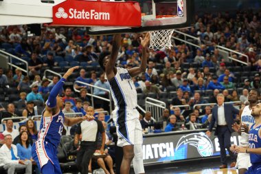 Orlando Magic 13 Ekim 2019 'da Florida, Orlando' daki Amway Center 'da Philadelphia 76ers' a ev sahipliği yaptı..  