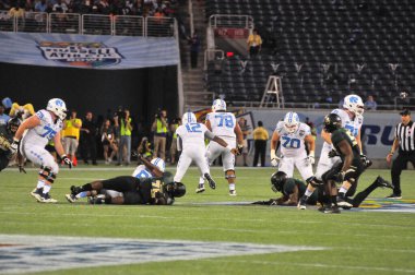 Kuzey Carolina 29 Aralık 2015 tarihinde Orlando Florida 'daki Kamp Dünya Stadyumu' nda oynanan Russell Atletizm Kupası 'nda Baylor ile karşılaşacak..