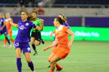 Orlando Pride sunucusu Houston Dash 23 Haziran 2016 'da Orlando Florida' daki Dünya Kampı Stadyumu 'nda..