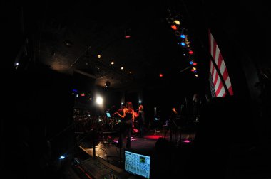 Şarkıcı Jon Bon Jovi, 5 Kasım 2016 'da St. Petersburg Florida' da Devlet Street Theater in Support of HIllary Clinton 'ın Başkan İhalesi' nde sahne alıyor.