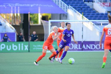 Orlando Pride sunucusu Houston Dash 23 Haziran 2016 'da Orlando Florida' daki Dünya Kampı Stadyumu 'nda..