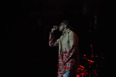 R & B Şarkıcısı Usher 12 Aralık 2015 'te Orlando Florida' daki Amway Center 'da sahne alacak..