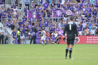 Orlando City 15 Nisan 2017 'de Florida, Orlando' daki Citrus Bowl 'da Los Angeles Galaksisine ev sahipliği yaptı..
