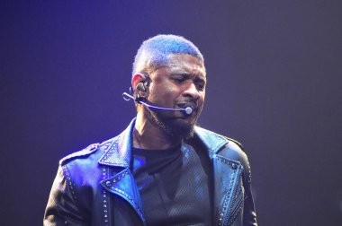 R & B Şarkıcısı Usher 12 Aralık 2015 'te Orlando Florida' daki Amway Center 'da sahne alacak.. 