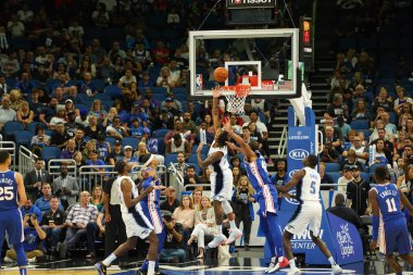Orlando Magic 13 Ekim 2019 'da Florida, Orlando' daki Amway Center 'da Philadelphia 76ers' a ev sahipliği yaptı..  