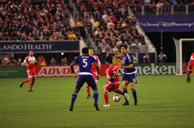 Orlando City SC, 8 Mayıs 2015 'te Florida' daki Kamp Dünyası Stadyumu 'nda Los Angeles Galaksisi' ne ev sahipliği yaptı..