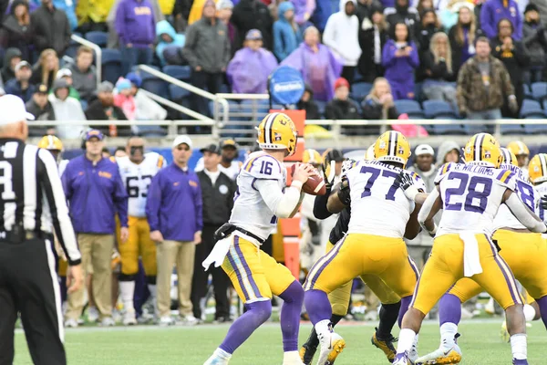 Notre Dame Tvář Lsu Během Citrus Bowl Stadionu Camping World — Stock fotografie