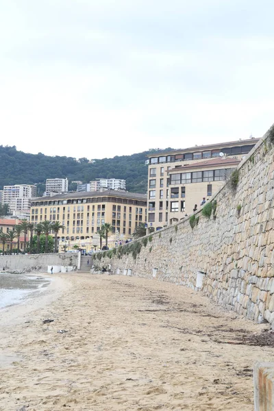 Sahilde ve sahil manzarası 