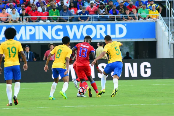 Brezilya, 8 Haziran 2016 tarihinde Orlando Florida 'daki Copa America Centenario' da Haiti ile karşılaştı.. 