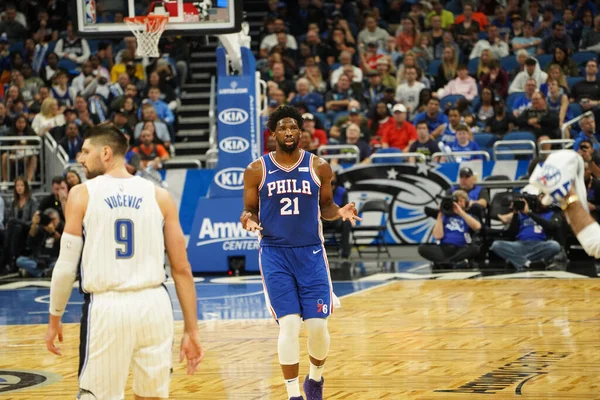 Orlando Magic 27 Aralık 2019 Cuma günü Orlando, Florida 'daki Amway Arena' da Philadelphia 76ers 'a ev sahipliği yapıyor..