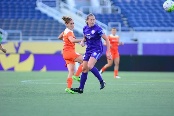 Orlando Pride sunucusu Houston Dash 23 Haziran 2016 'da Orlando Florida' daki Dünya Kampı Stadyumu 'nda..