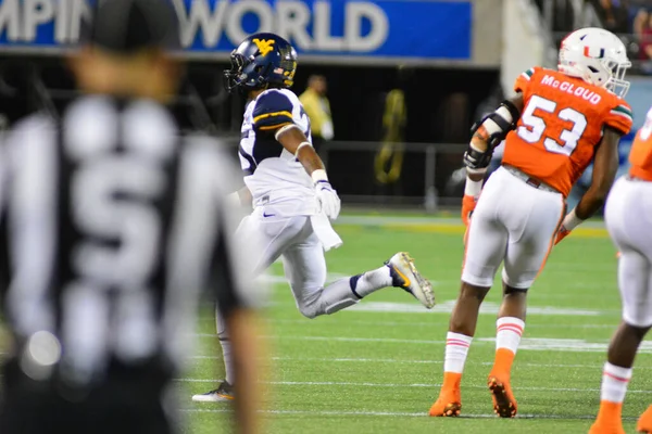 West Virginia Mountaineers Affronta Miami Hurricanes Durante 71St Russell Bowl — Foto Stock