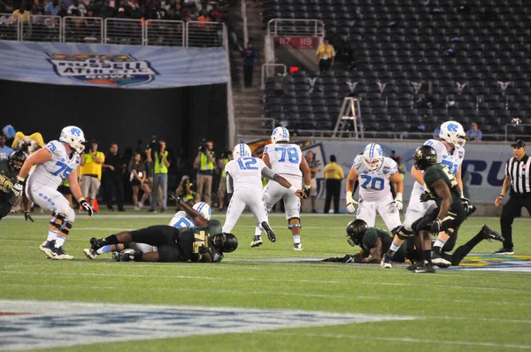 Kuzey Carolina 29 Aralık 2015 tarihinde Orlando Florida 'daki Kamp Dünya Stadyumu' nda oynanan Russell Atletizm Kupası 'nda Baylor ile karşılaşacak..