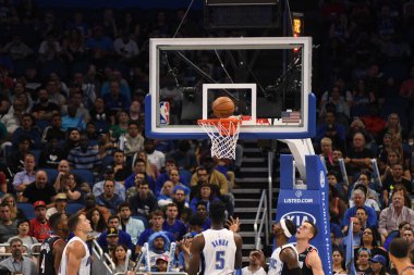 Orlando Magic 25 Ekim 2018 'de Orlando Florida' daki Amway Center 'da Portland Trail Blazers' ı sunar.. 