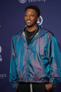 15 Ekim 2019 'da Nashville, Tennessee' deki Linbscome Üniversitesi 'nde verilen 50. GMA Dove Ödülleri sırasında kırmızı halı.