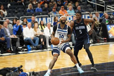 Orlando Magic 28 Şubat 2020 tarihinde Orlando Florida 'da Amway Center' da Minnesota Timberwolves 'a ev sahipliği yapar..  