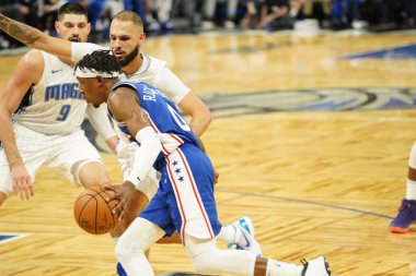 Orlando Magic 27 Aralık 2019 Cuma günü Orlando, Florida 'daki Amway Arena' da Philadelphia 76ers 'a ev sahipliği yapıyor..