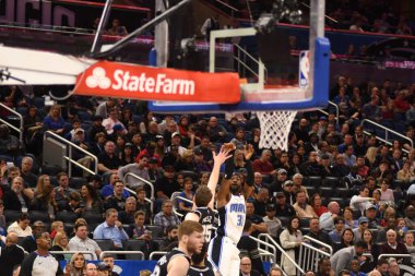 Orlando Magic, 19 Aralık 2018 tarihinde Orlando Florida 'daki Amway Center' da San Antonio Spurs 'a ev sahipliği yapmaktadır.