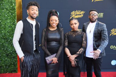 24 Mart 2018 Cumartesi günü Las Vegas 'taki Orleans Resort' ta düzenlenen 33. Yıldız Ödülleri Kırmızı Halı sırasında ünlüler.