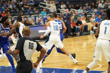 Orlando Magic 13 Ekim 2019 'da Florida, Orlando' daki Amway Center 'da Philadelphia 76ers' a ev sahipliği yaptı.. 