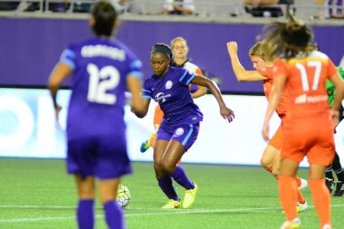 Orlando Pride sunucusu Houston Dash 23 Haziran 2016 'da Orlando Florida' daki Dünya Kampı Stadyumu 'nda..