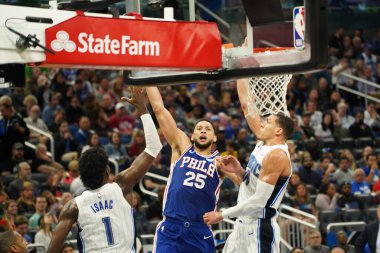 Orlando Magic 27 Aralık 2019 Cuma günü Orlando, Florida 'daki Amway Arena' da Philadelphia 76ers 'a ev sahipliği yapıyor..