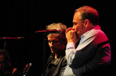 Şarkıcı Jon Bon Jovi, 5 Kasım 2016 'da St. Petersburg Florida' da Devlet Street Theater in Support of HIllary Clinton 'ın Başkan İhalesi' nde sahne alıyor.