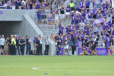 Orlando City 15 Nisan 2017 'de Florida, Orlando' daki Citrus Bowl 'da Los Angeles Galaksisine ev sahipliği yaptı..  