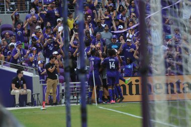 Orlando City 15 Nisan 2017 'de Florida, Orlando' daki Citrus Bowl 'da Los Angeles Galaksisine ev sahipliği yaptı.. 