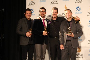 15 Ekim 2013 'te Tennessee, Nashville' deki Allen Arena 'da düzenlenen 44. GMA Dove Ödülleri' nin sahne arkasında.