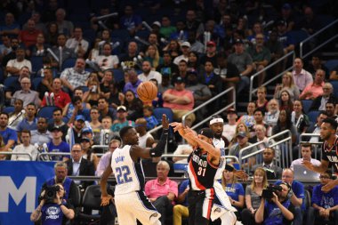 Orlando Magic 25 Ekim 2018 'de Orlando Florida' daki Amway Center 'da Portland Trail Blazers' ı sunar.. 